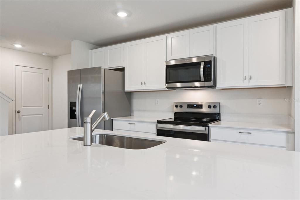 For Sale: $299,987 (3 beds, 2 baths, 1758 Square Feet)