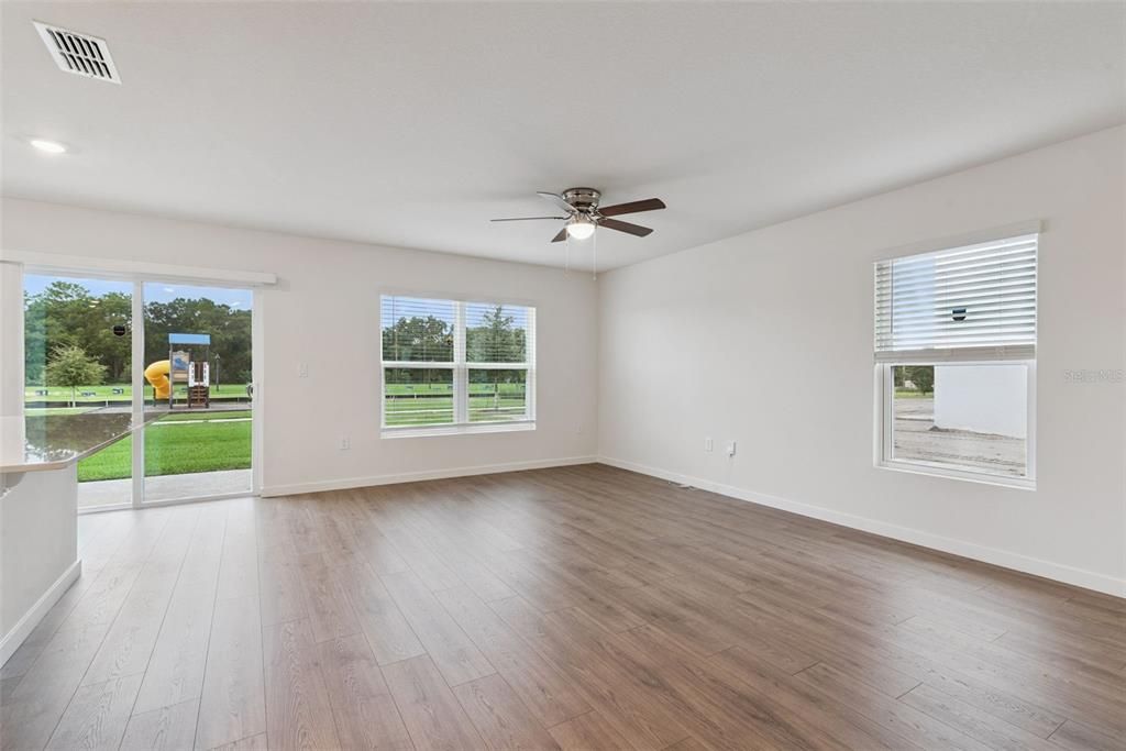 For Sale: $299,987 (3 beds, 2 baths, 1758 Square Feet)