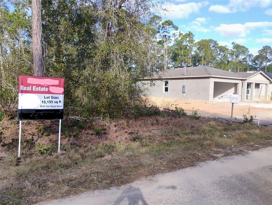 待售: $29,900 (0.24 acres)