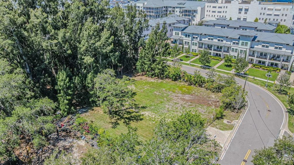 For Sale: $3,100,000 (1.00 acres)
