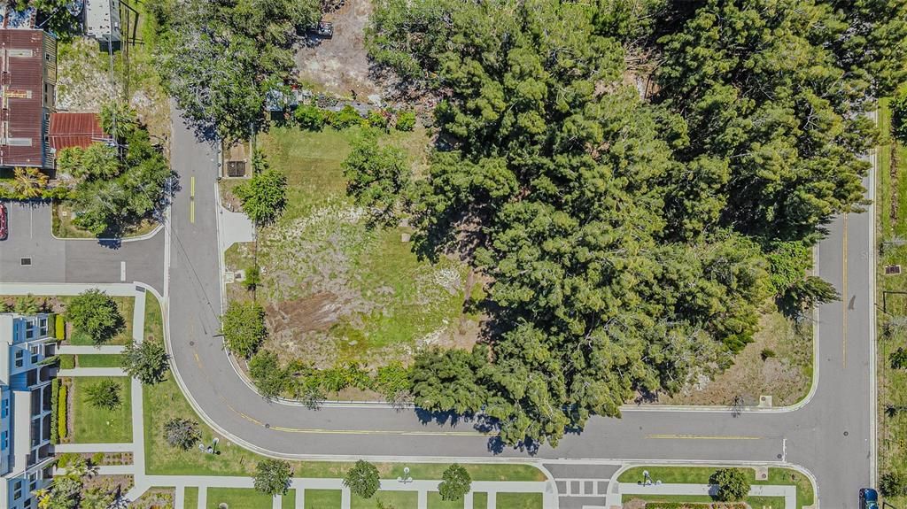 For Sale: $3,100,000 (1.00 acres)