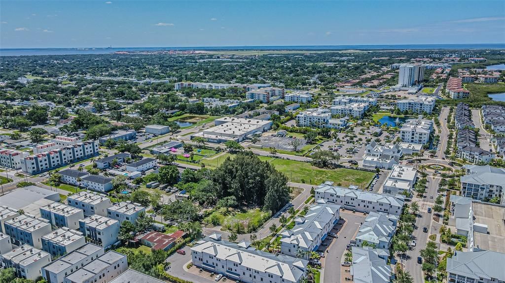 For Sale: $3,100,000 (1.00 acres)