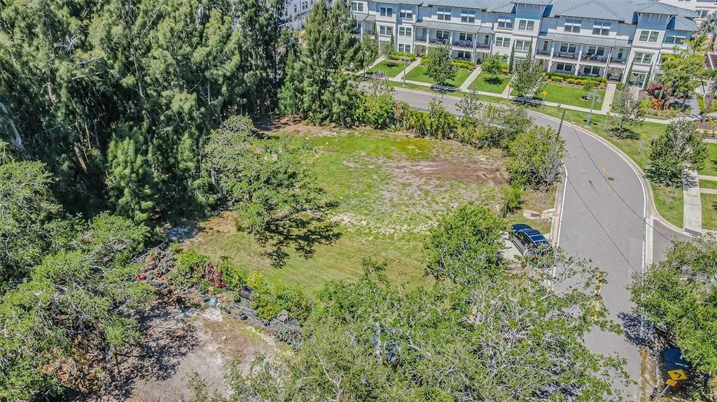 For Sale: $3,100,000 (1.00 acres)