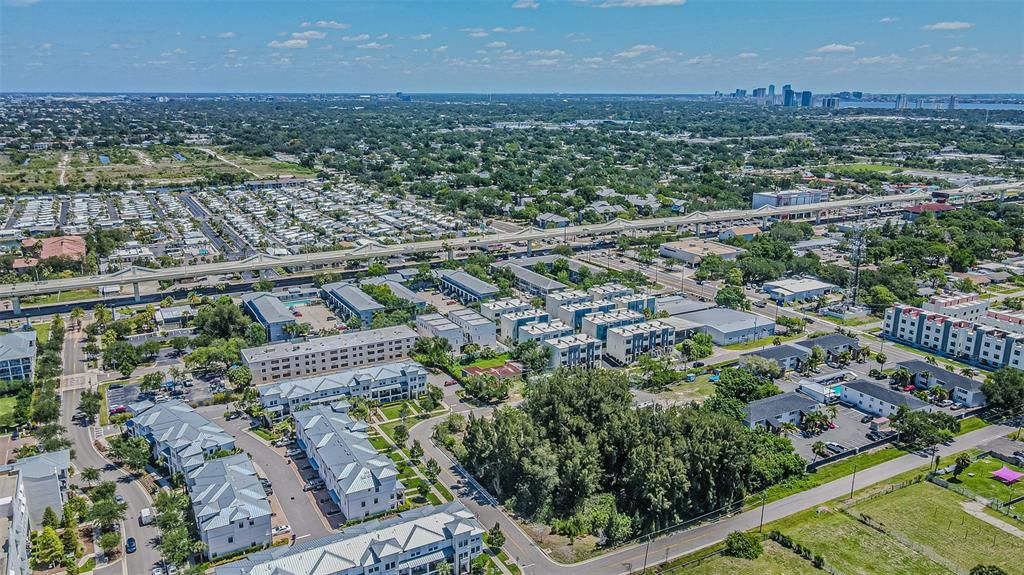 For Sale: $3,100,000 (1.00 acres)