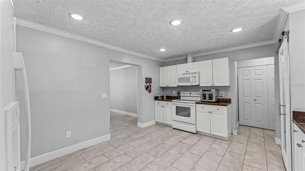 For Sale: $250,000 (4 beds, 2 baths, 1809 Square Feet)