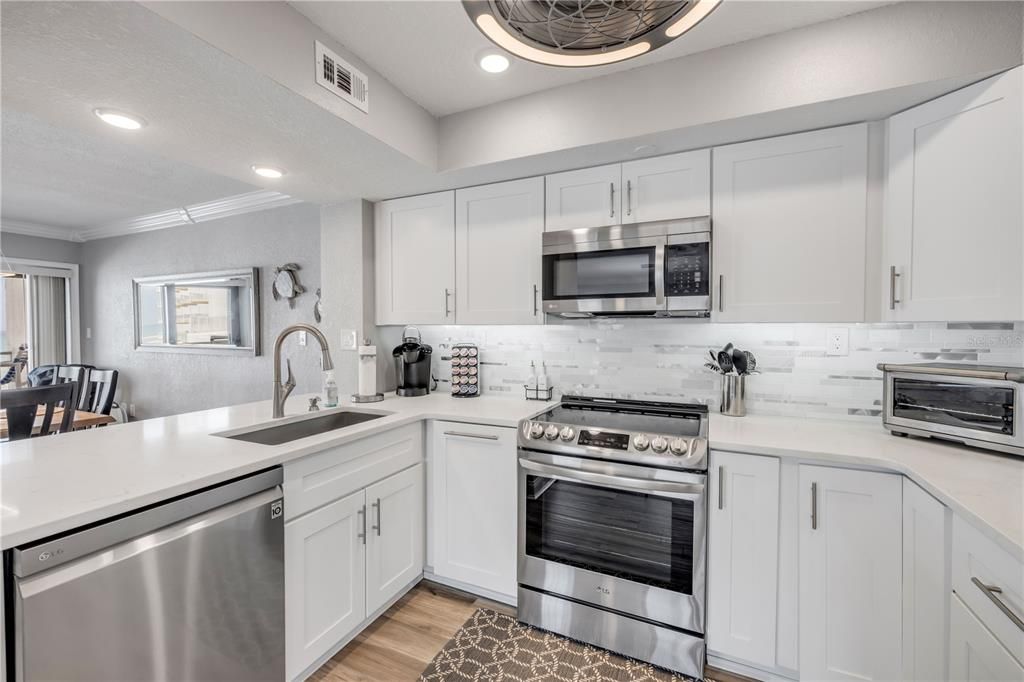 For Sale: $699,900 (3 beds, 2 baths, 1517 Square Feet)