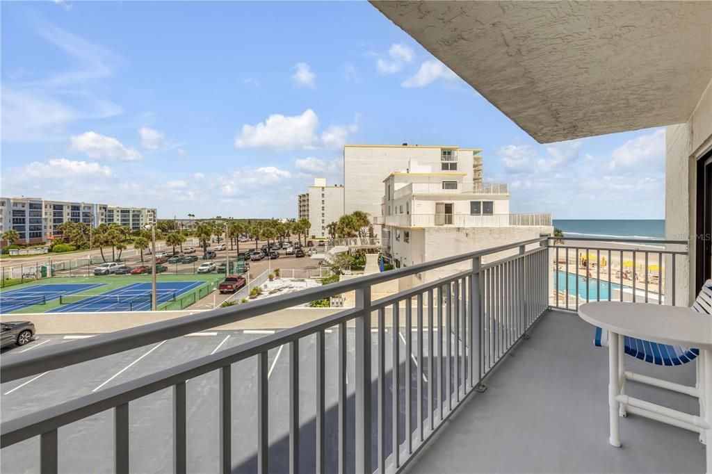 For Sale: $699,900 (3 beds, 2 baths, 1517 Square Feet)