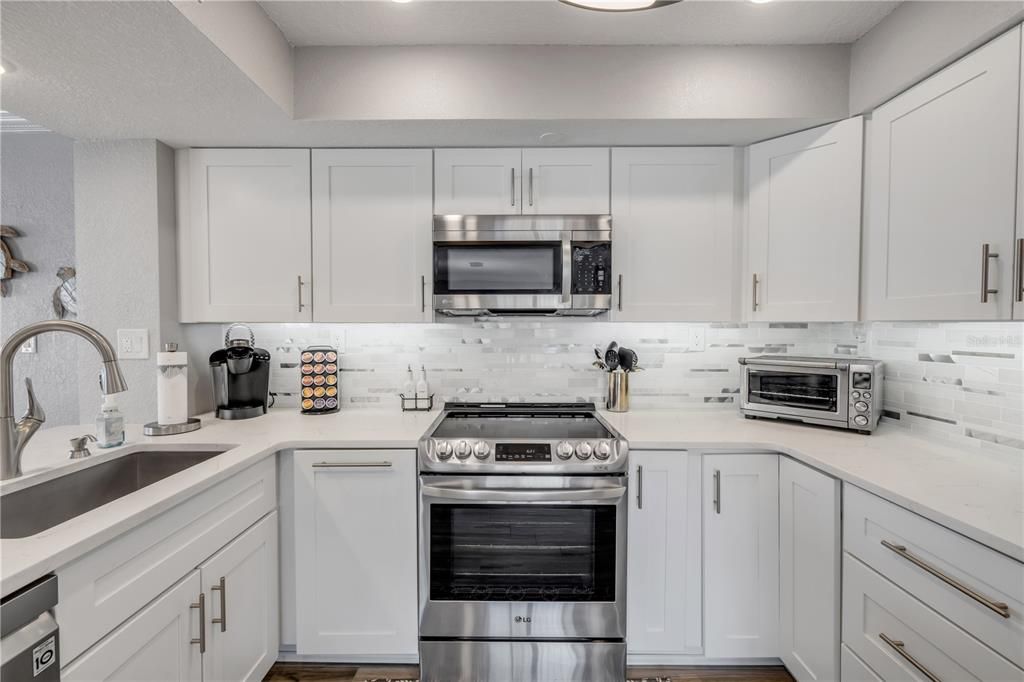 For Sale: $699,900 (3 beds, 2 baths, 1517 Square Feet)