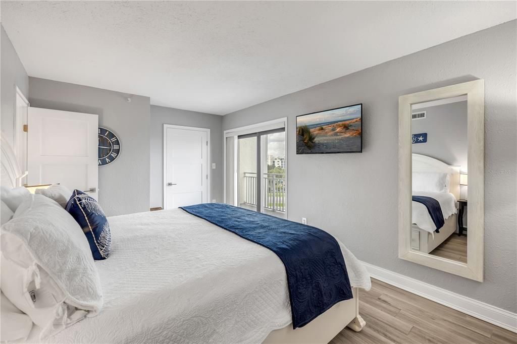 For Sale: $699,900 (3 beds, 2 baths, 1517 Square Feet)
