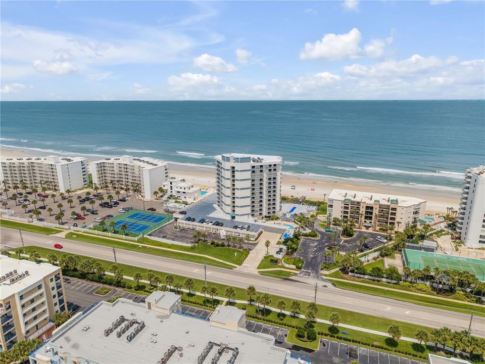 For Sale: $699,900 (3 beds, 2 baths, 1517 Square Feet)
