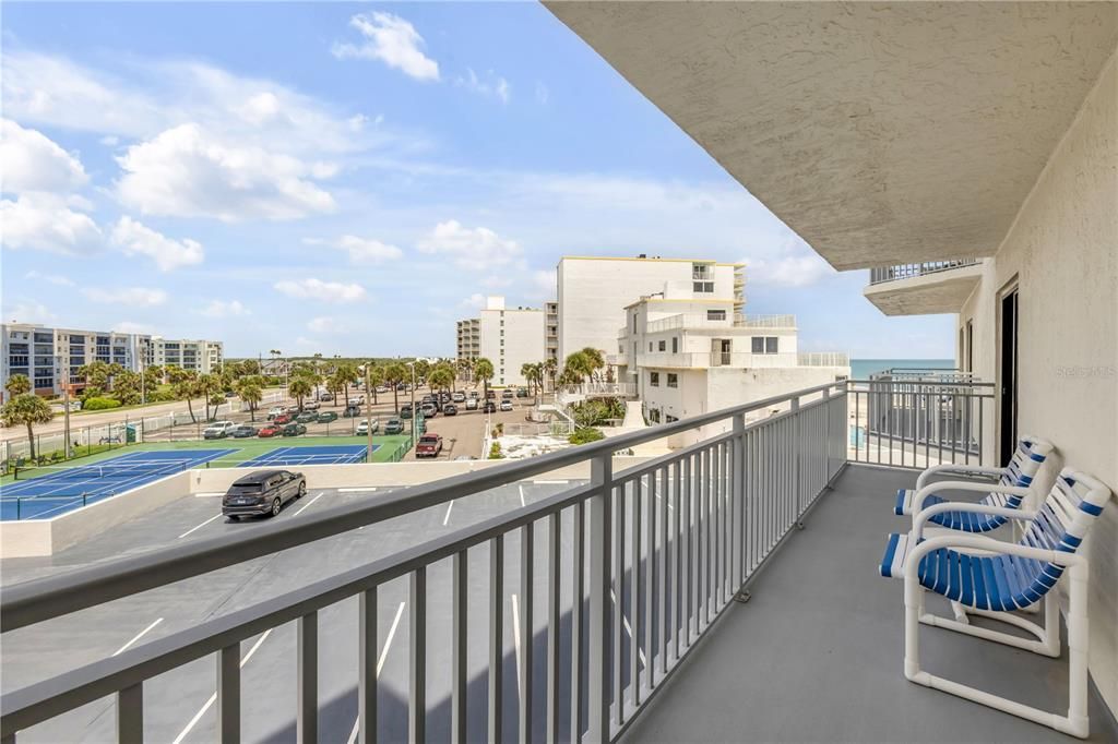 For Sale: $699,900 (3 beds, 2 baths, 1517 Square Feet)