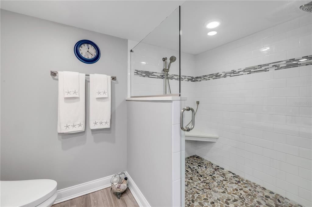 For Sale: $699,900 (3 beds, 2 baths, 1517 Square Feet)