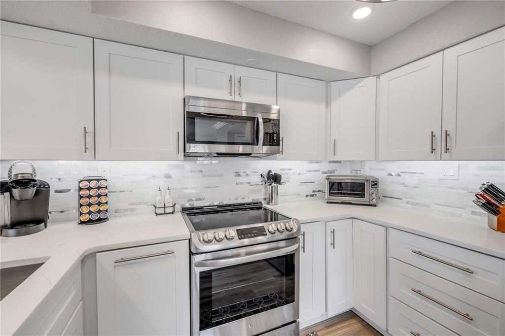 For Sale: $699,900 (3 beds, 2 baths, 1517 Square Feet)
