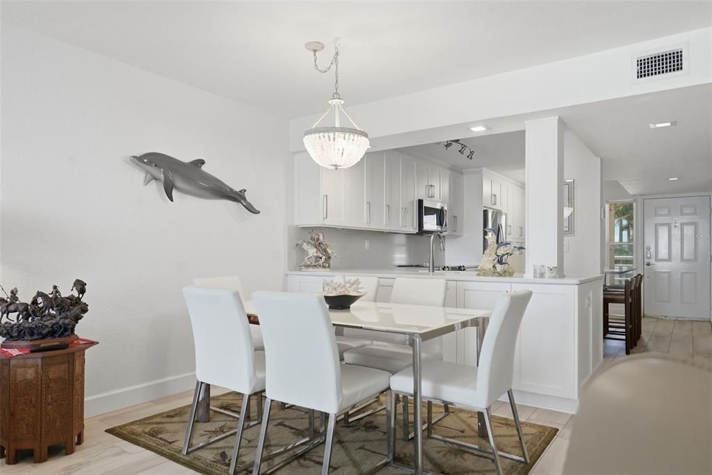 En Venta: $649,000 (2 camas, 2 baños, 1080 Pies cuadrados)