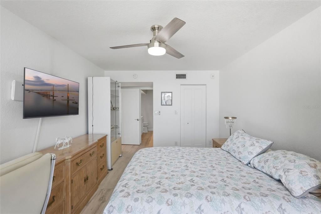 En Venta: $649,000 (2 camas, 2 baños, 1080 Pies cuadrados)