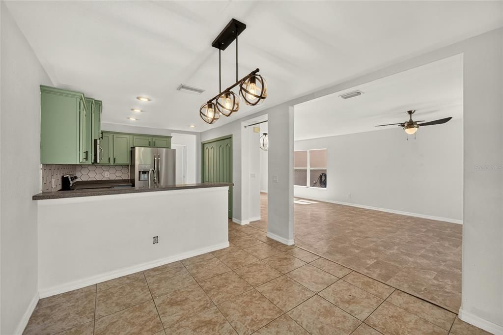 En Venta: $289,990 (4 camas, 2 baños, 1872 Pies cuadrados)