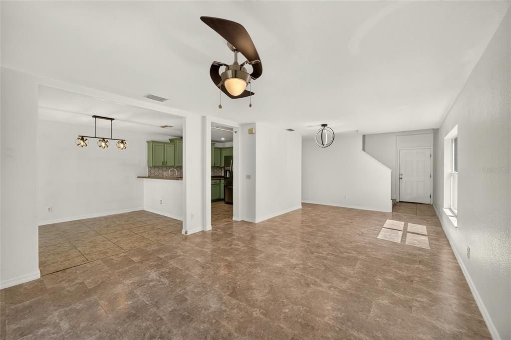 En Venta: $289,990 (4 camas, 2 baños, 1872 Pies cuadrados)