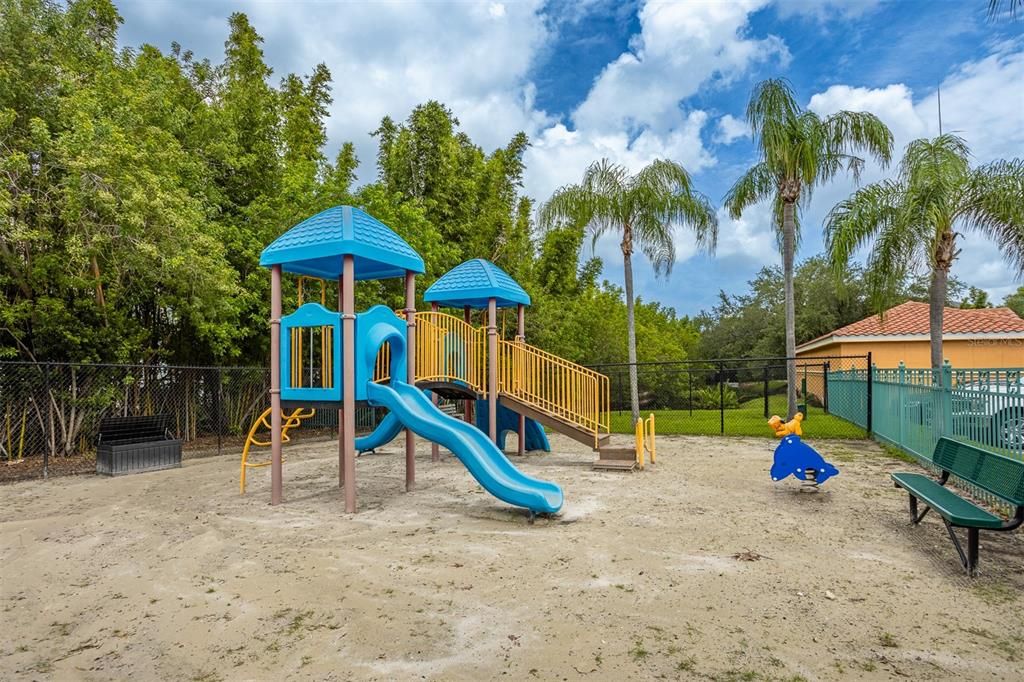 For Sale: $310,000 (2 beds, 2 baths, 1309 Square Feet)
