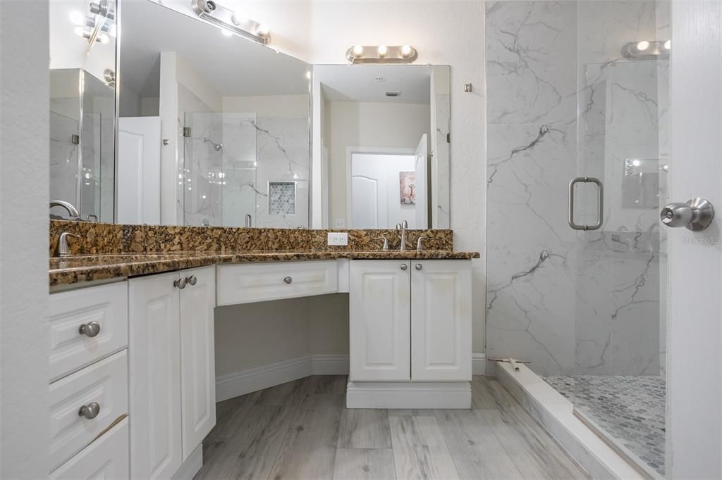 For Sale: $310,000 (2 beds, 2 baths, 1309 Square Feet)