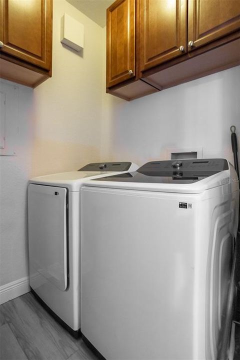 For Sale: $310,000 (2 beds, 2 baths, 1309 Square Feet)