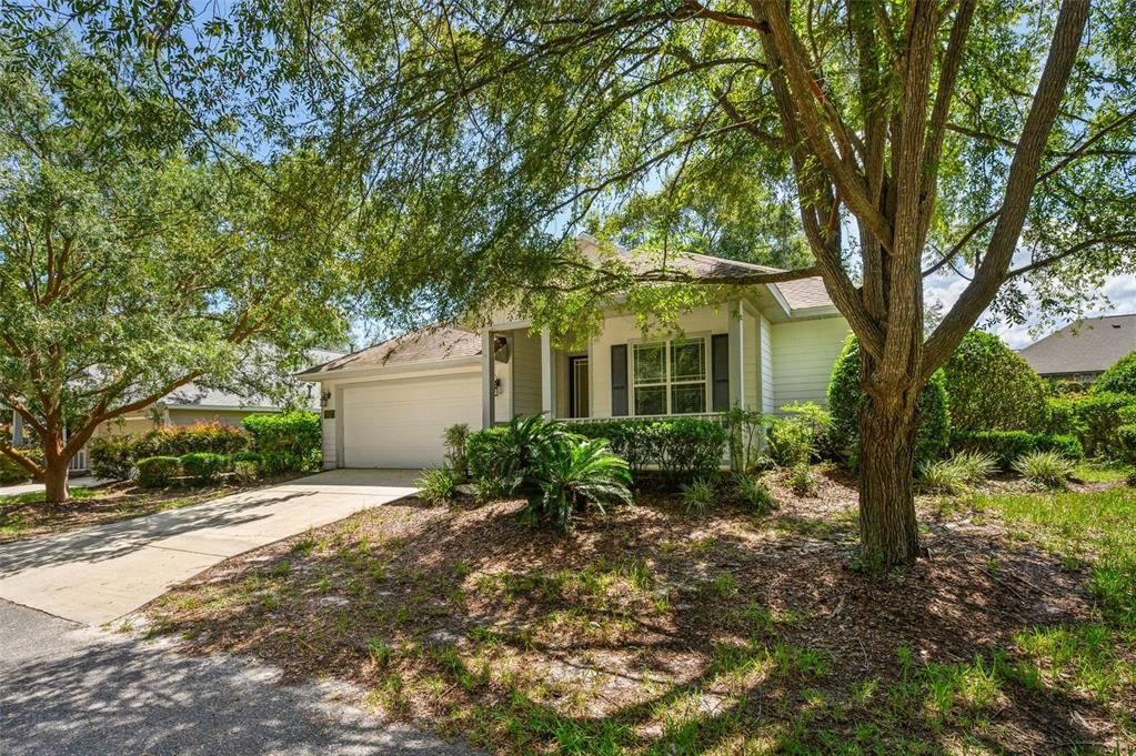 For Sale: $339,000 (3 beds, 2 baths, 1637 Square Feet)