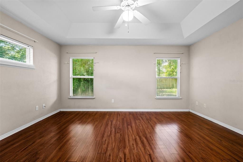For Sale: $339,000 (3 beds, 2 baths, 1637 Square Feet)