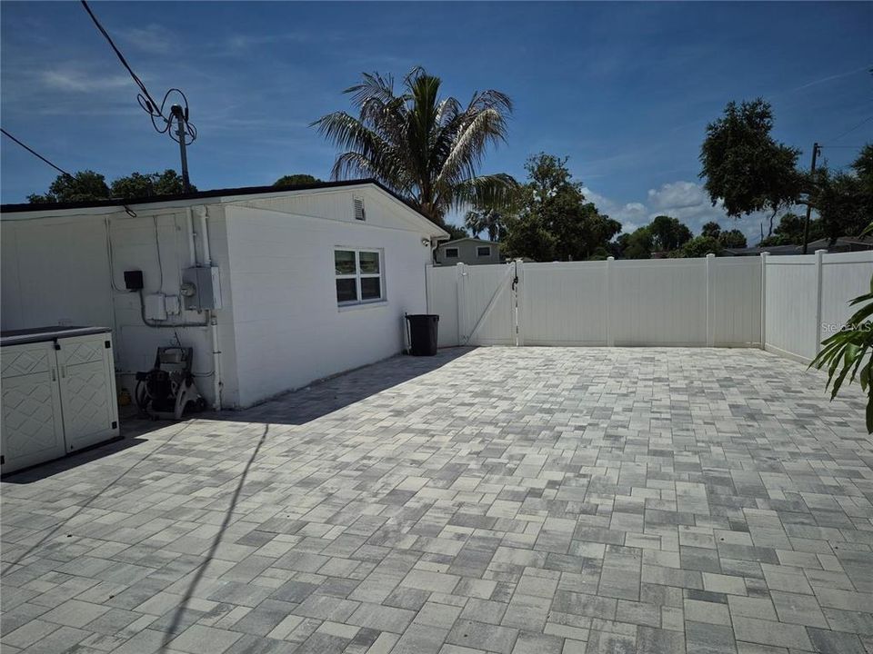 For Rent: $4,800 (5 beds, 4 baths, 2034 Square Feet)