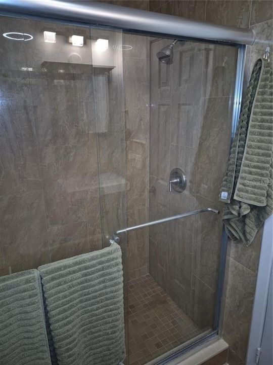 For Rent: $4,800 (5 beds, 4 baths, 2034 Square Feet)
