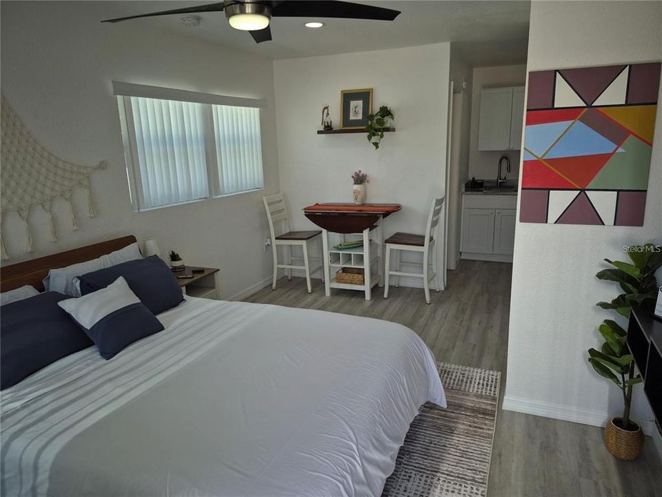 For Rent: $4,800 (5 beds, 4 baths, 2034 Square Feet)