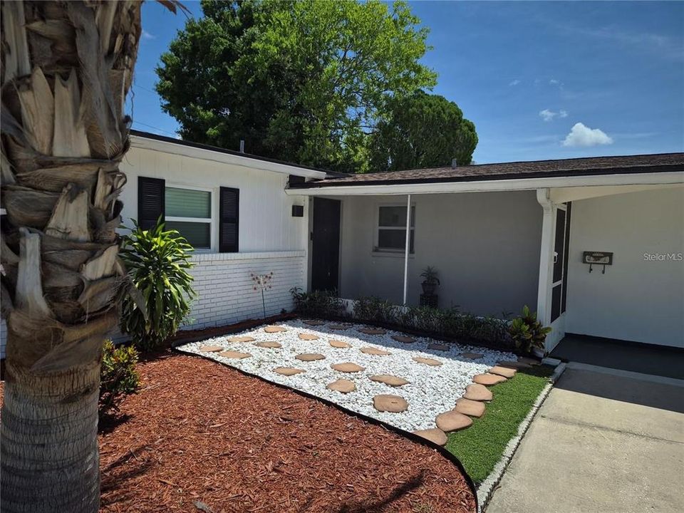 For Rent: $4,800 (5 beds, 4 baths, 2034 Square Feet)