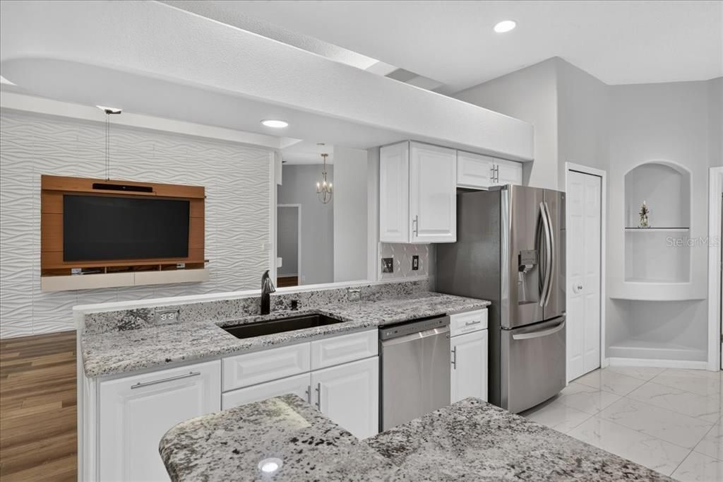 For Sale: $539,900 (3 beds, 2 baths, 1573 Square Feet)
