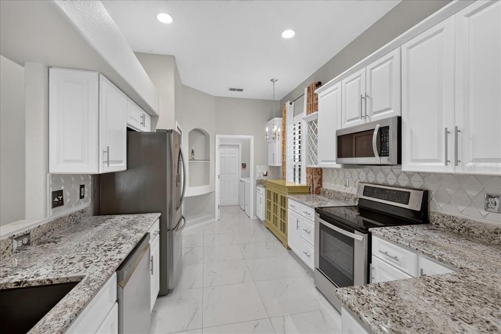 For Sale: $539,900 (3 beds, 2 baths, 1573 Square Feet)