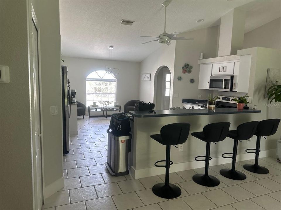 For Sale: $369,900 (3 beds, 2 baths, 1578 Square Feet)