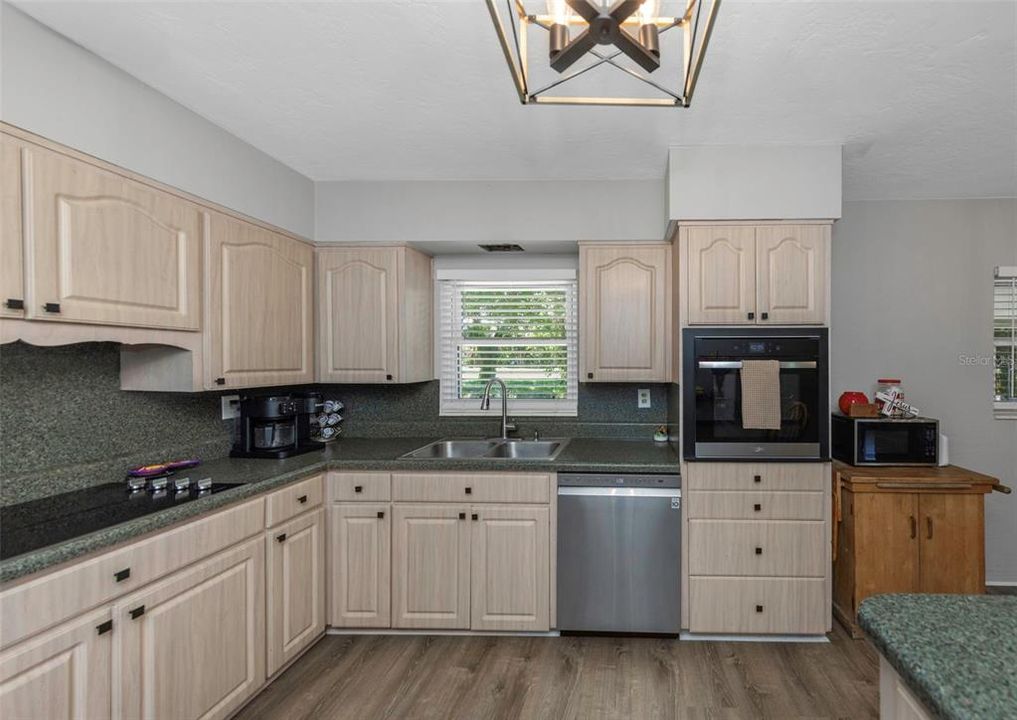 En Venta: $499,900 (2 camas, 2 baños, 1424 Pies cuadrados)