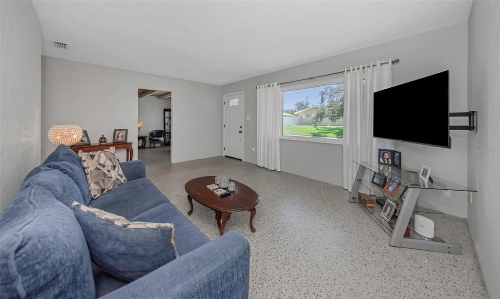 En Venta: $499,900 (2 camas, 2 baños, 1424 Pies cuadrados)