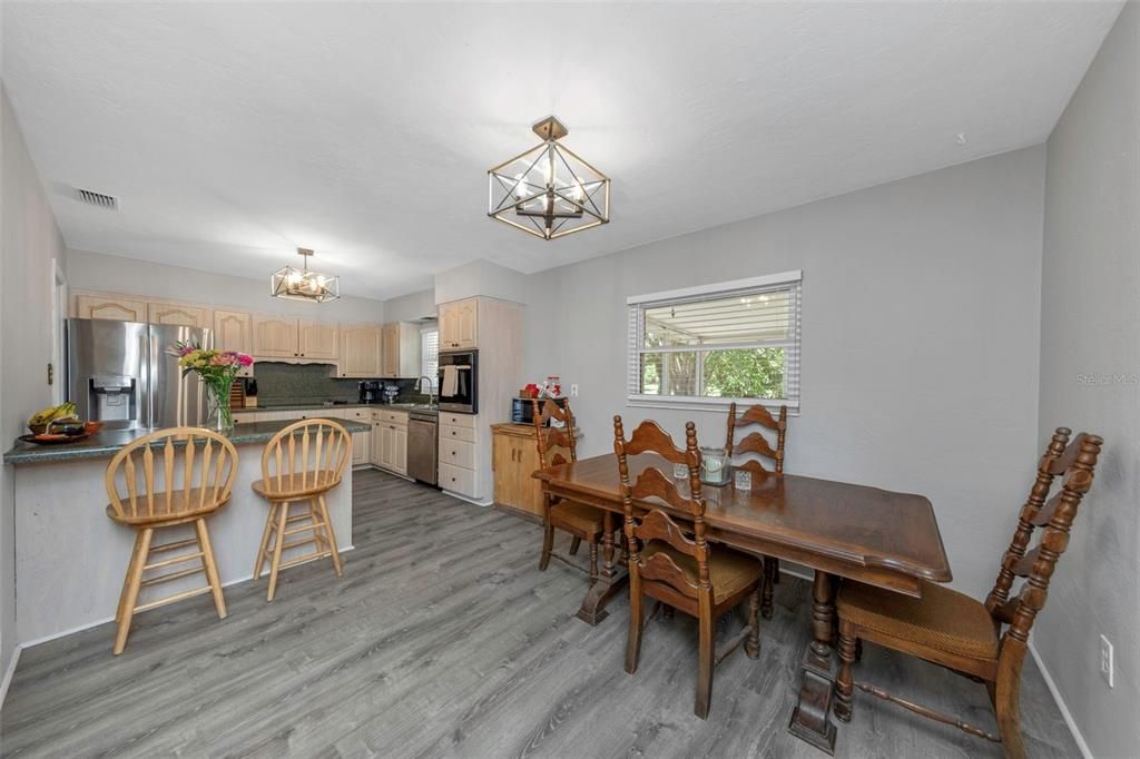 En Venta: $499,900 (2 camas, 2 baños, 1424 Pies cuadrados)