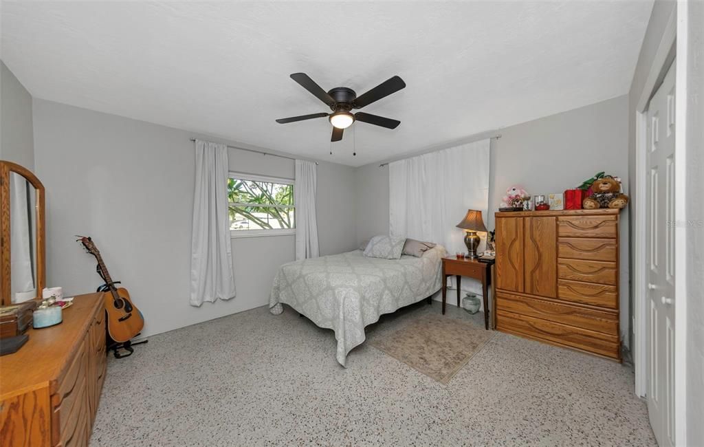 En Venta: $499,900 (2 camas, 2 baños, 1424 Pies cuadrados)