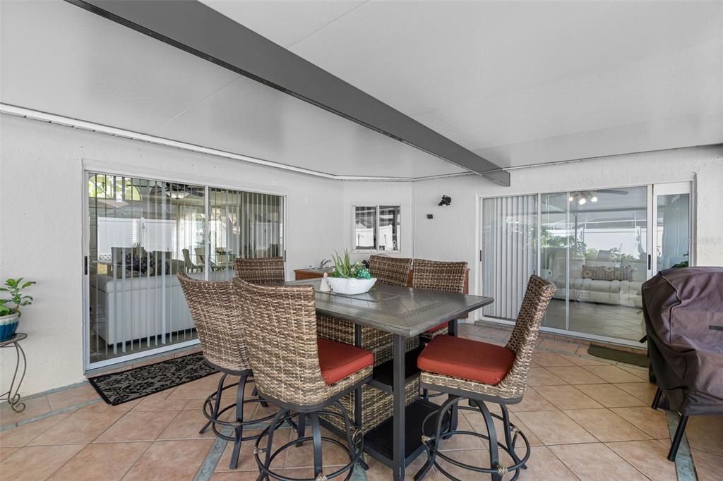 For Sale: $420,000 (3 beds, 2 baths, 1715 Square Feet)