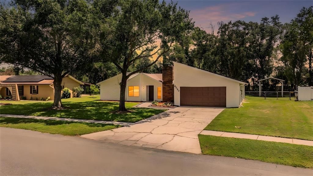 For Sale: $299,900 (3 beds, 2 baths, 1552 Square Feet)