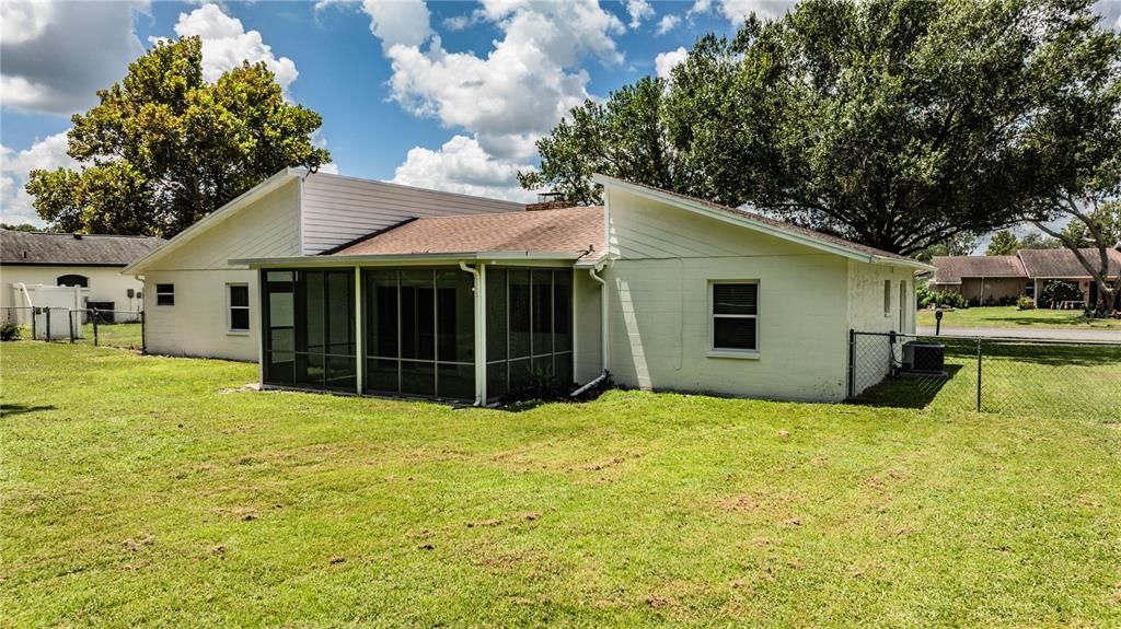 For Sale: $299,900 (3 beds, 2 baths, 1552 Square Feet)