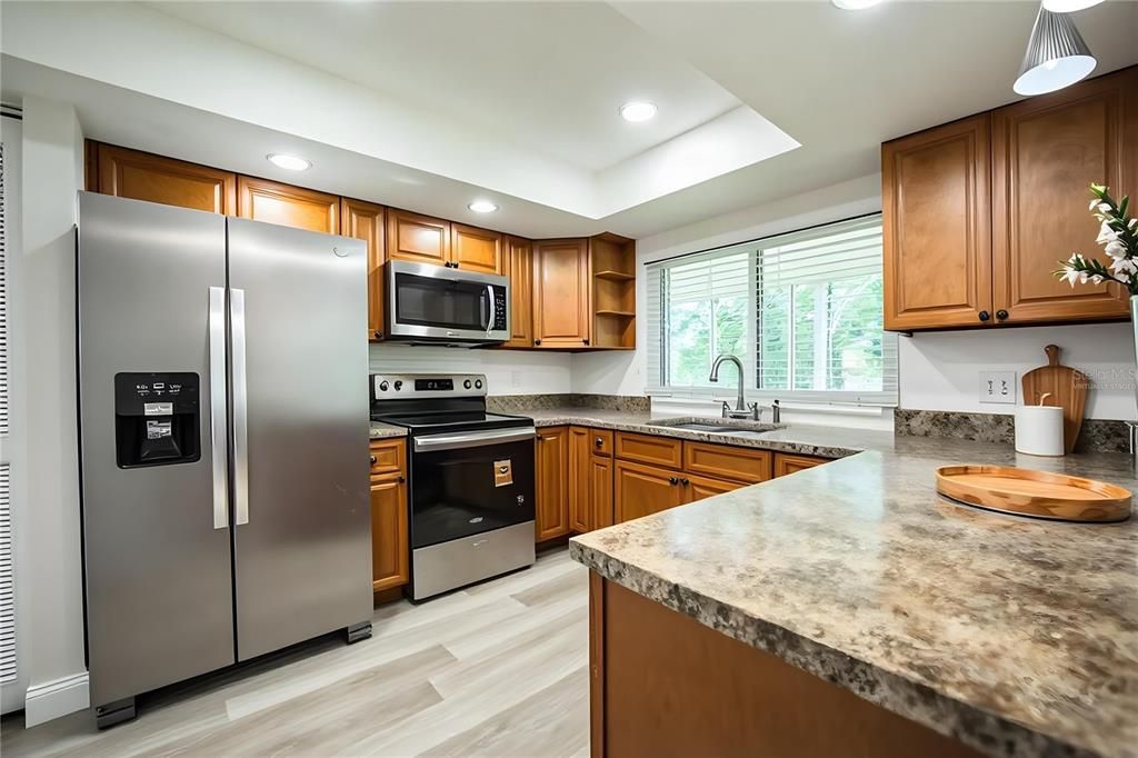 For Sale: $299,900 (3 beds, 2 baths, 1552 Square Feet)