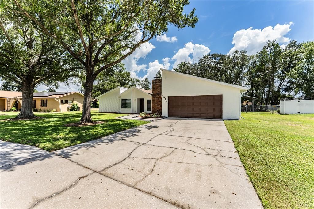 For Sale: $299,900 (3 beds, 2 baths, 1552 Square Feet)
