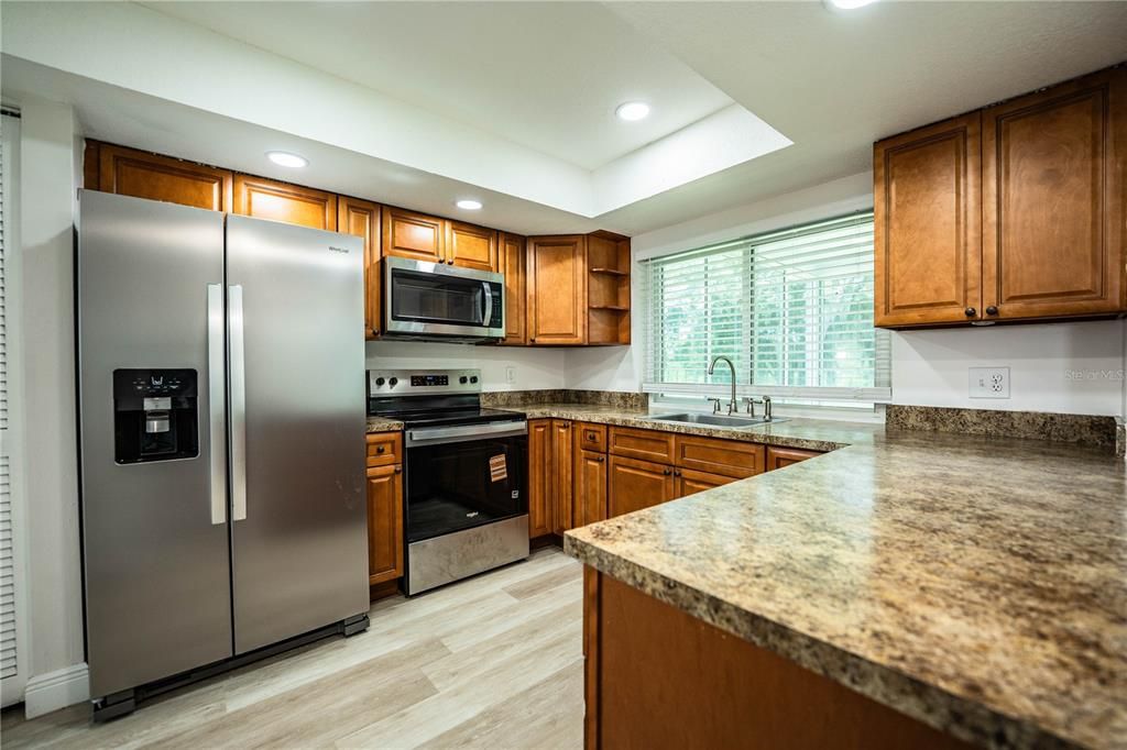 For Sale: $299,900 (3 beds, 2 baths, 1552 Square Feet)