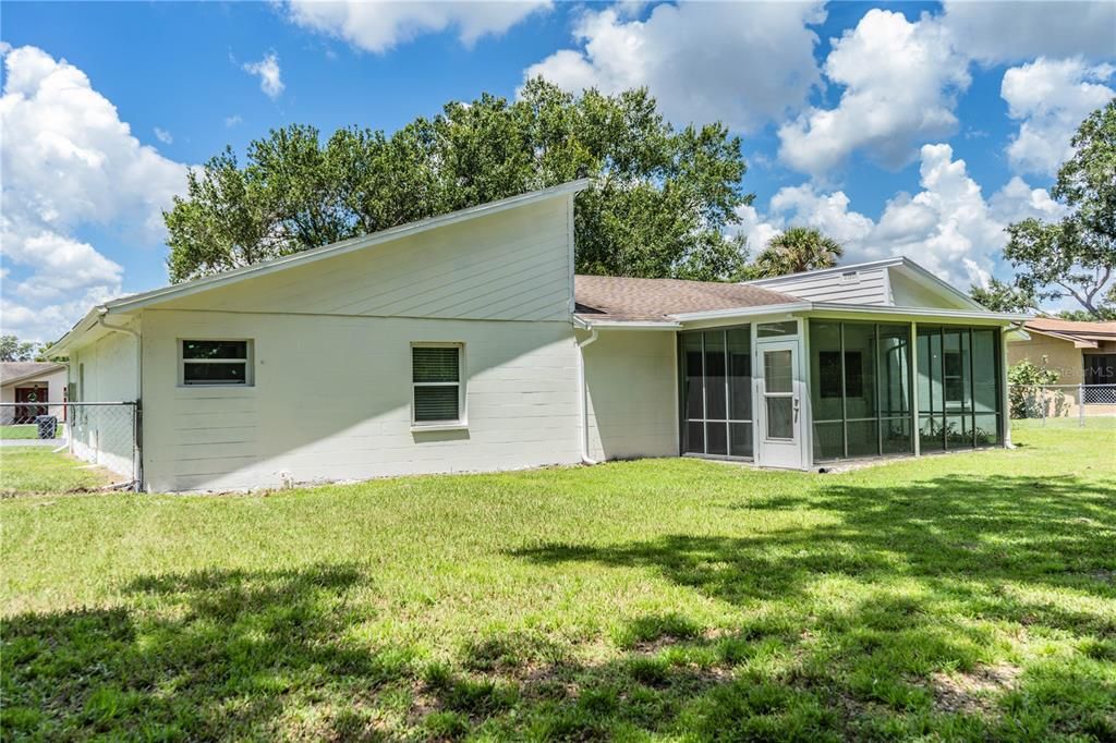 For Sale: $299,900 (3 beds, 2 baths, 1552 Square Feet)