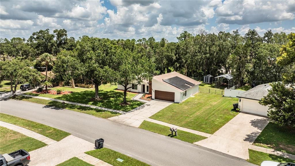 For Sale: $299,900 (3 beds, 2 baths, 1552 Square Feet)