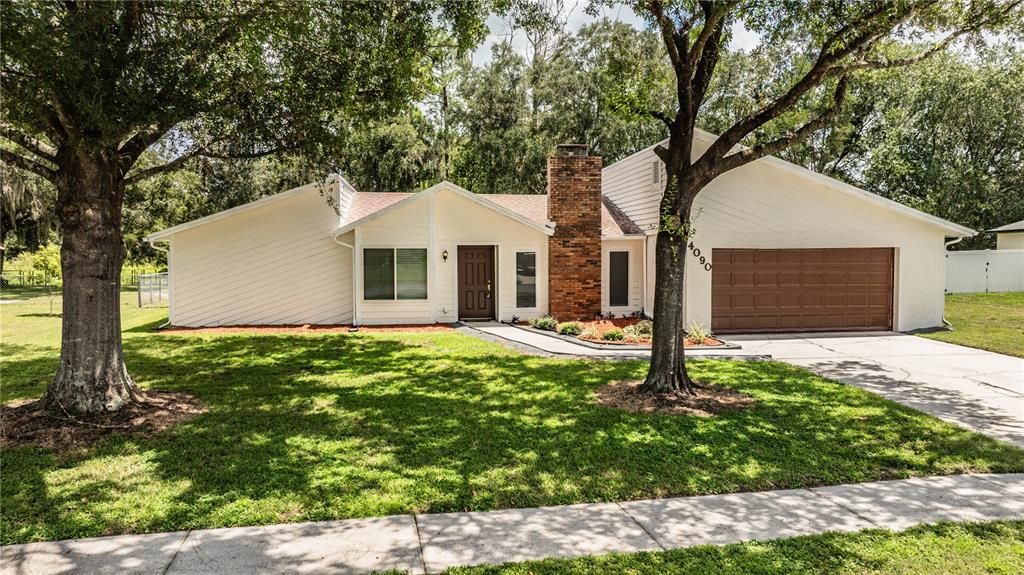 For Sale: $299,900 (3 beds, 2 baths, 1552 Square Feet)