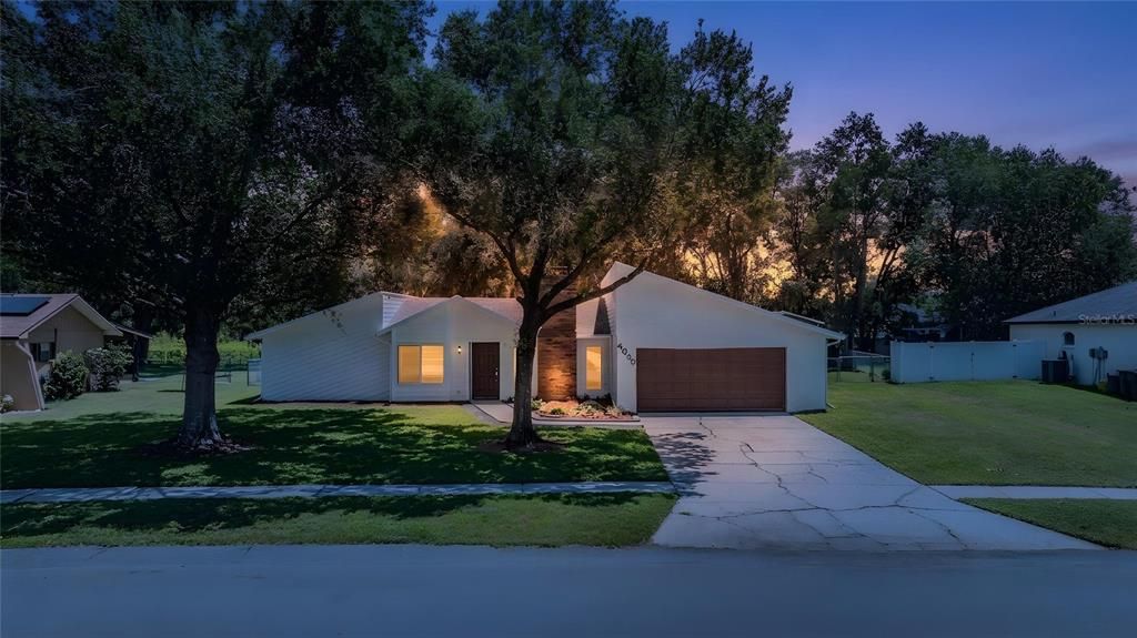 For Sale: $299,900 (3 beds, 2 baths, 1552 Square Feet)