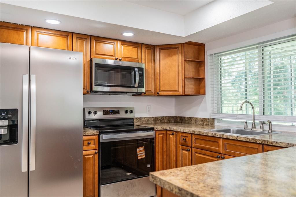 For Sale: $299,900 (3 beds, 2 baths, 1552 Square Feet)