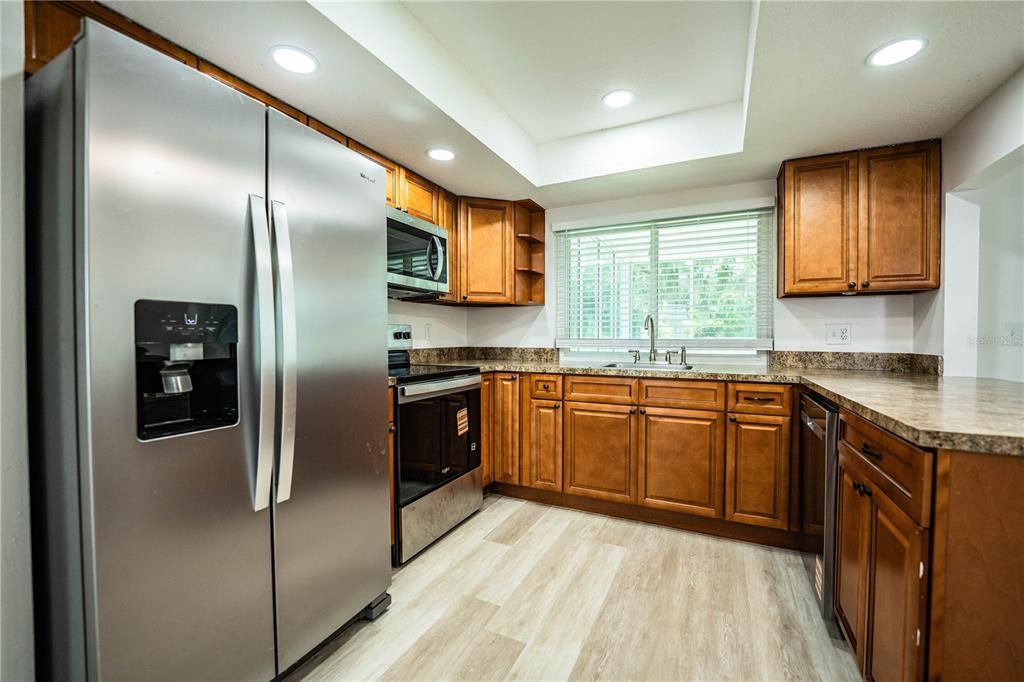 For Sale: $299,900 (3 beds, 2 baths, 1552 Square Feet)