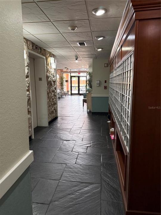 For Rent: $2,600 (1 beds, 1 baths, 995 Square Feet)